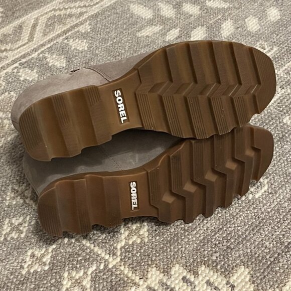 Sorel Joan of Arctic wedge boot bootie suede grey 8 women *flaw* - Picture 11 of 11